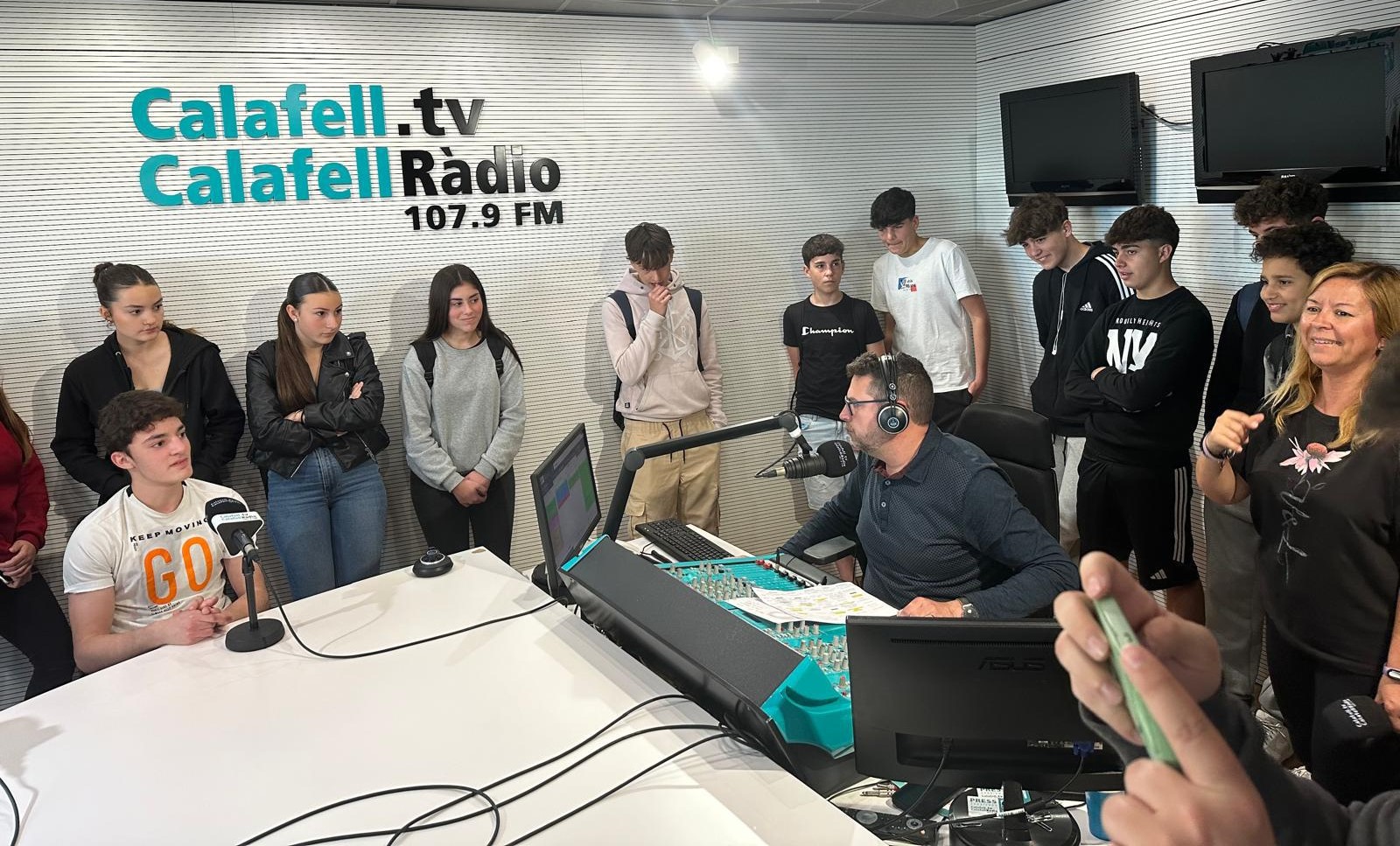 3r d'ESO a Ràdio Calafell i al Castell | Imagen
